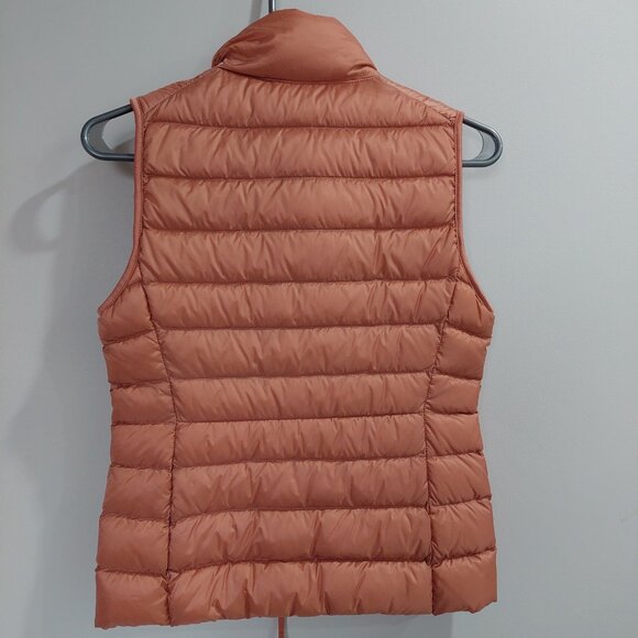 Uniqlo Women's Ultra Light Down Puffer Vest  Dark Pink Full Zip, Small S - Picture 5 of 10